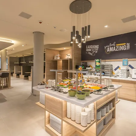 Hotel Hampton By Hilton Frankfurt Airport 3*