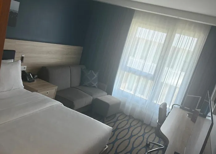 Hotel Hampton By Hilton Frankfurt Airport 3*