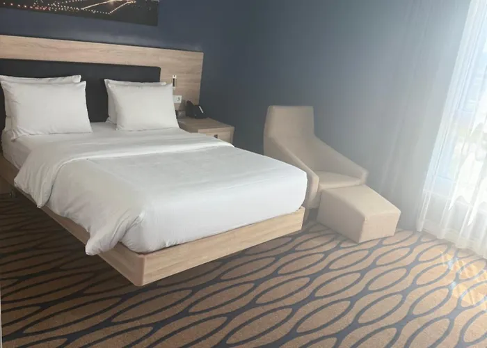 Hampton By Hilton Frankfurt Airport 3*