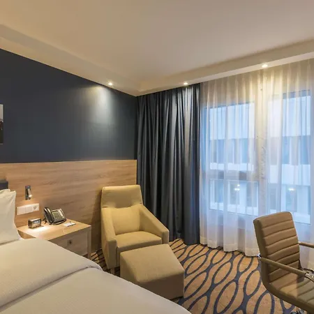 Hampton By Hilton Frankfurt Airport 3*