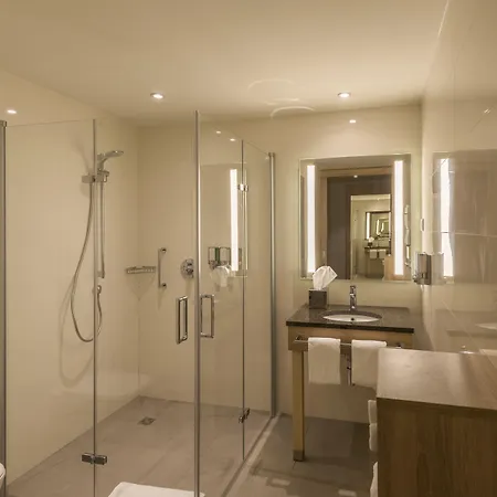 מלון Hampton By Hilton Frankfurt Airport