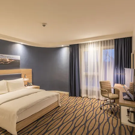 Hampton By Hilton Frankfurt Airport 3*