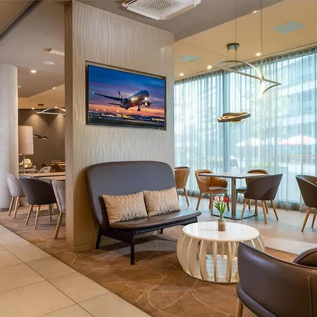 Hotel Hampton By Hilton Frankfurt Airport 3*