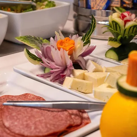 Hampton By Hilton Frankfurt Airport Hotel 3*