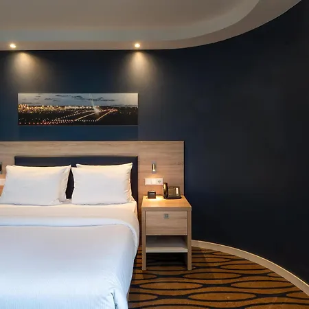 Hampton By Hilton Frankfurt Airport Hotel 3*