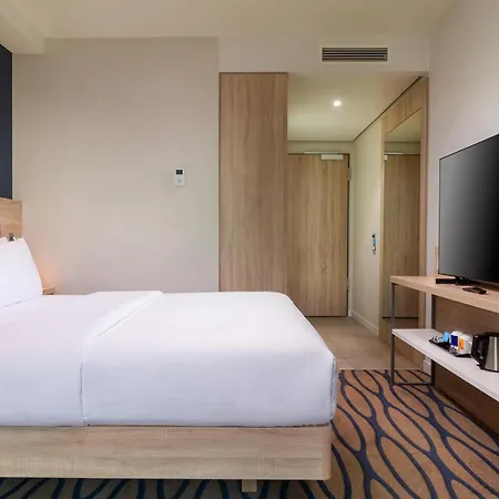 Hotel Hampton By Hilton Frankfurt Airport 3*