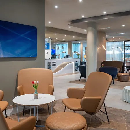 Hotel Hampton By Hilton Frankfurt Airport 3*