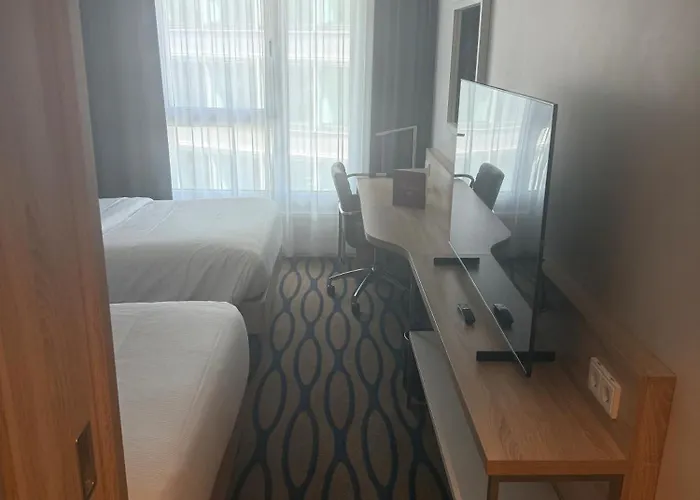 Hampton By Hilton Frankfurt Airport Szálloda Frankfurt am Main