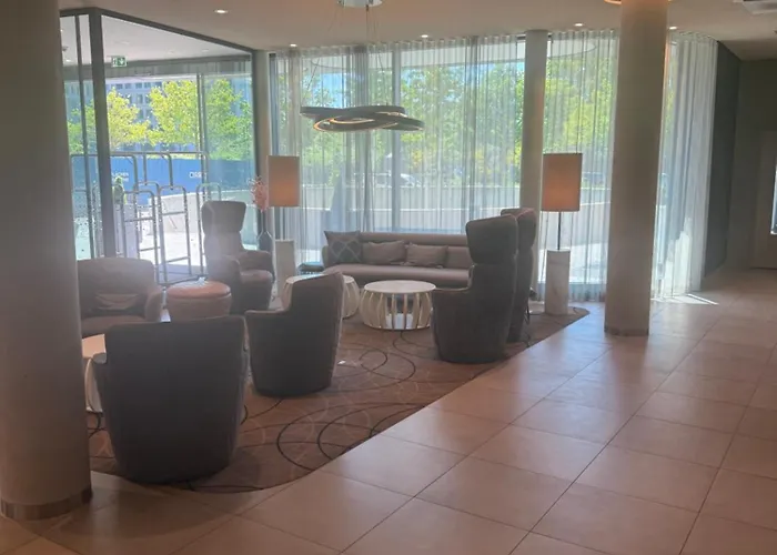 Szálloda Hampton By Hilton Frankfurt Airport 3*