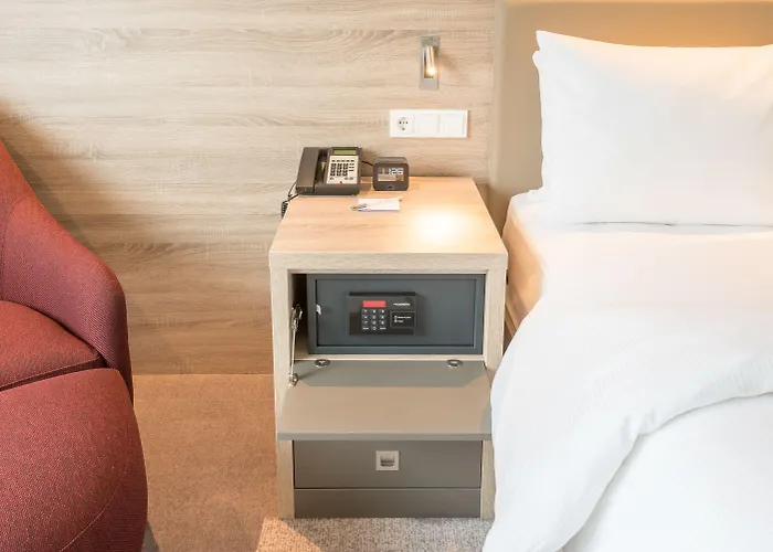 Hampton By Hilton Frankfurt Airport Hotel 3*