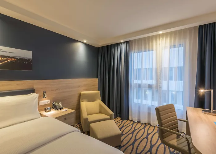 Hampton By Hilton Frankfurt Airport 3*