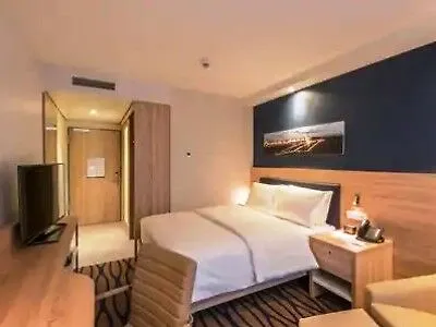 Hampton By Hilton Frankfurt Airport 호텔