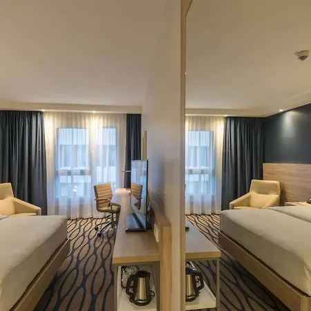 Hampton By Hilton Frankfurt Airport Hotel 3*